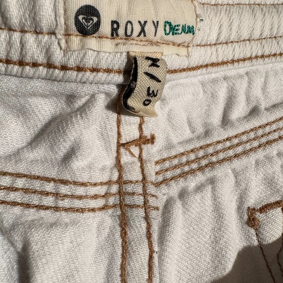 Roxy White Denim Shorts - Size 30 - Picture 4 of 4